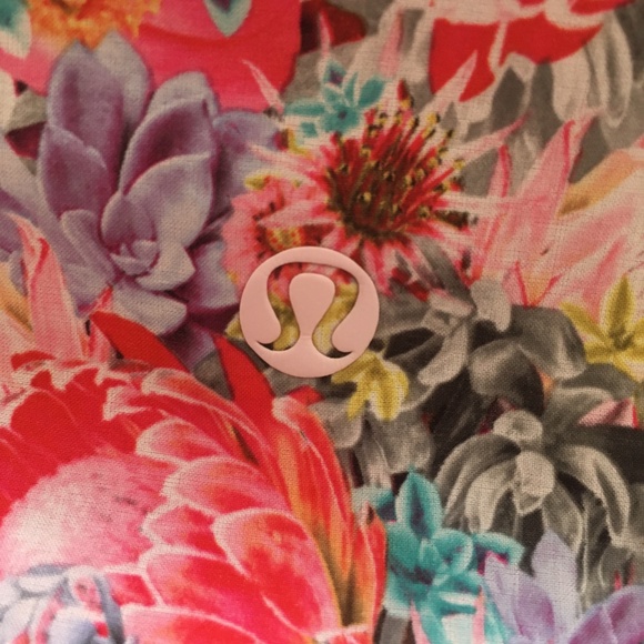 LULULEMON Rollin' With My 'Omies Flowabunga Pants 6 - Picture 5 of 6